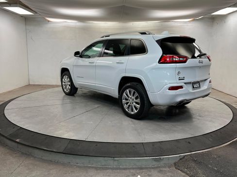 Used 2018 Jeep Cherokee Overland w/ Technology Group image 3