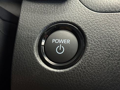 New 2026 Toyota Camry Hybrid FWD image 25