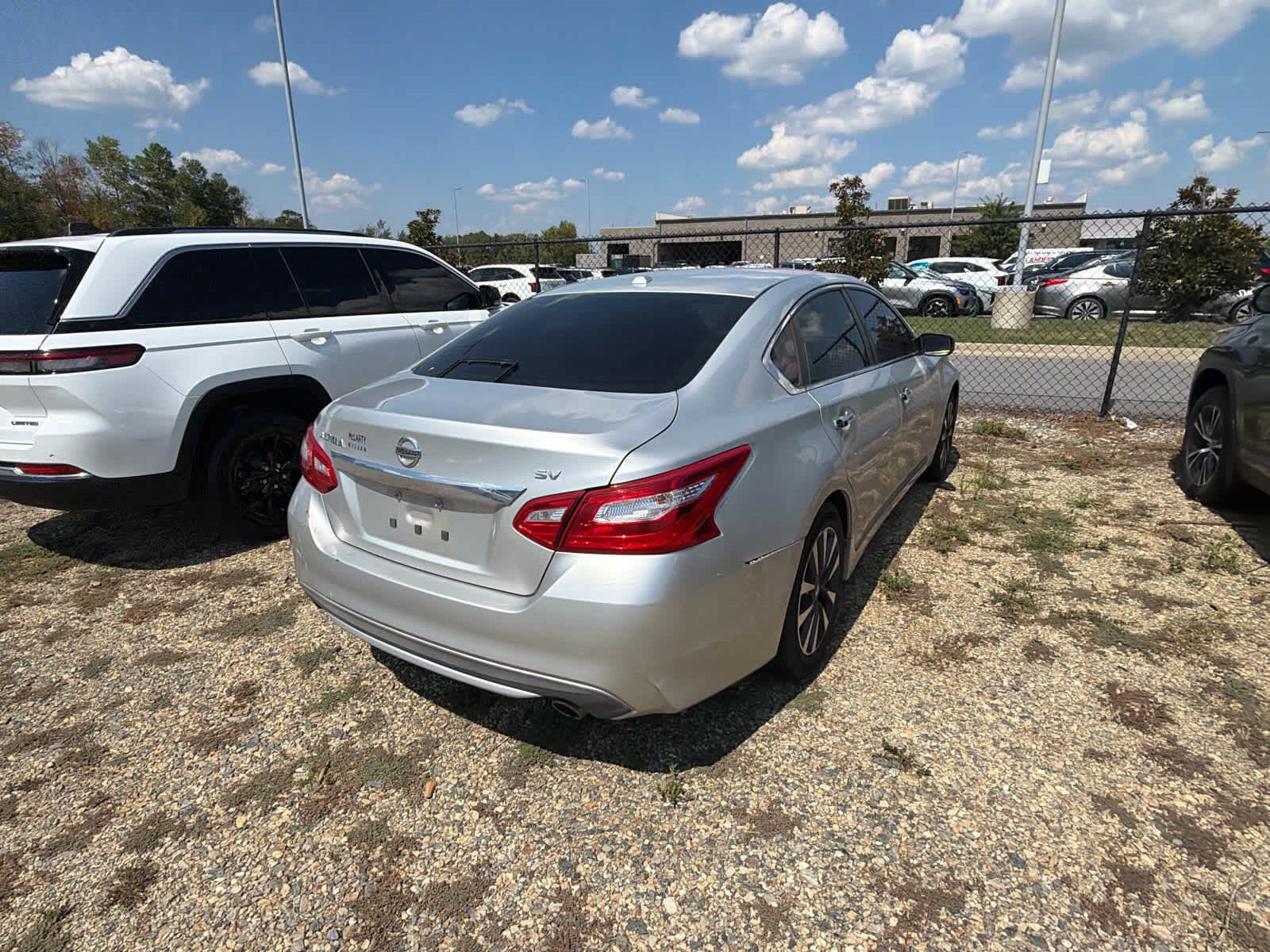 Used 2017 Nissan Altima 2.5 SV FWD image 6