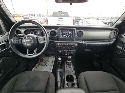 Used 2023 Jeep Wrangler Unlimited w/ Cold Weather Group AWD/4WD image 6