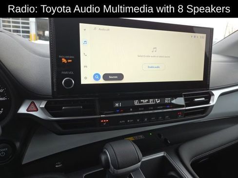 Used 2025 Toyota Sienna XLE image 15