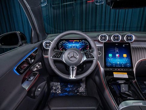 New 2026 Mercedes-Benz GLC 300 4MATIC image 17