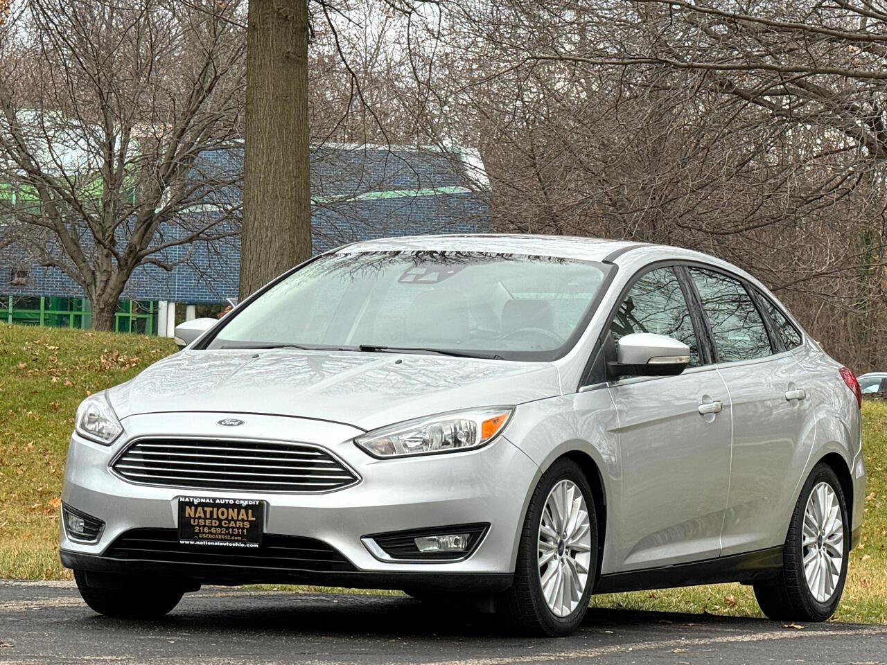 Used 2016 Ford Focus Titanium w/ Titanium Technology Package FWD image 2