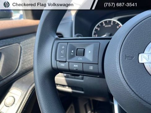 Used 2023 Nissan Rogue SV AWD/4WD image 34