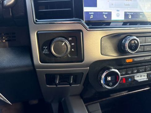 Used 2022 Ford F250 Lariat w/ Lariat Value Package image 46