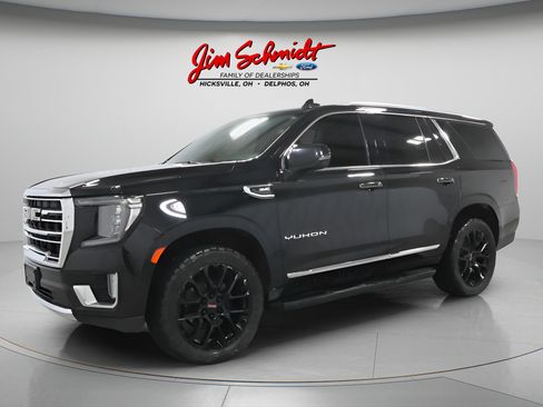 Used 2022 GMC Yukon SLT w/ SLT Luxury Package AWD/4WD image 2