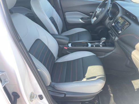 Used 2024 Nissan Kicks SR w/ SR Premium Package image 19