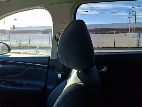 Certified 2023 Hyundai Santa Fe SEL image 17