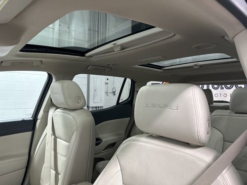 Used 2020 GMC Acadia Denali w/ LPO, Floor Liner Package image 33