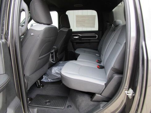 New 2024 RAM 2500 Big Horn w/ Towing Technology Group image 9