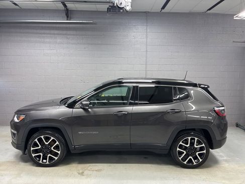 Used 2019 Jeep Compass Limited w/ Premium Lighting Group image 32