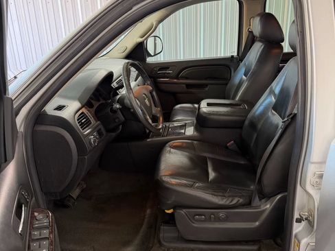Used 2010 GMC Yukon Denali RWD image 10