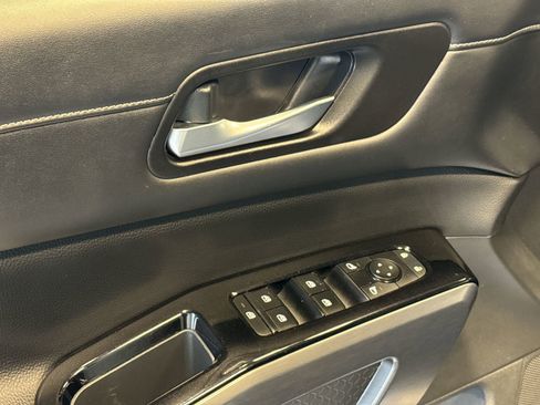 Used 2023 Nissan Pathfinder SL w/ Lighting Package (N92) image 13