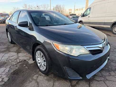 Used 2012 Toyota Camry LE image 9