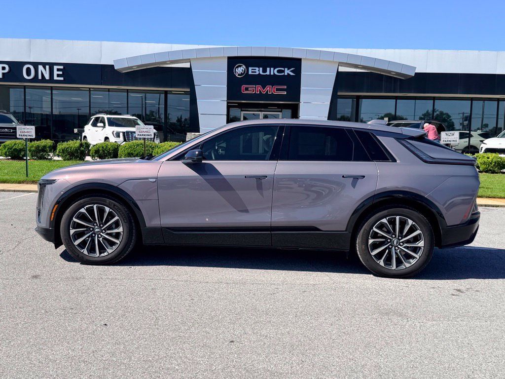 Used 2024 Cadillac Lyriq Sport RWD image 3