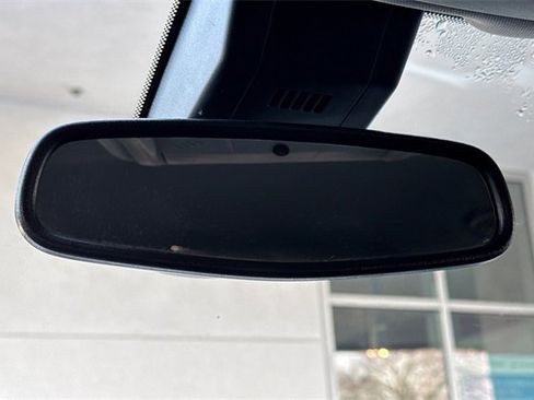 Used 2022 GMC Terrain SLE image 25