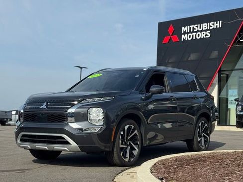 Used 2025 Mitsubishi Outlander 4WD Plug-In Hybrid image 7