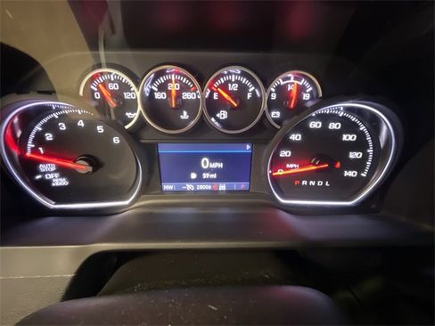 Used 2022 Chevrolet Silverado 1500 LT image 11