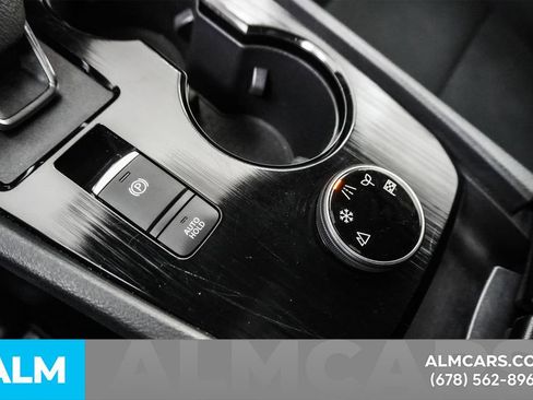 Used 2023 Nissan Rogue S image 40