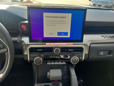 Certified 2025 Toyota Tacoma TRD Off-Road image 26