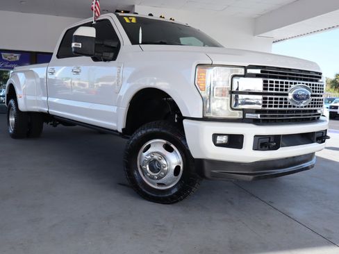 Used 2017 Ford F350 Lariat w/ Lariat Ultimate Package image 3