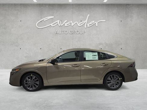 New 2026 Nissan Sentra SL FWD image 13