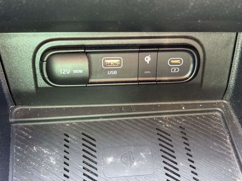 Used 2023 Kia Sportage EX image 11