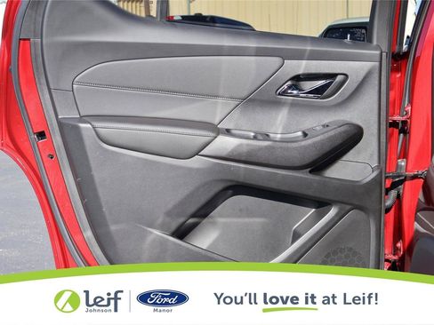 Used 2023 Chevrolet Traverse LT FWD image 28