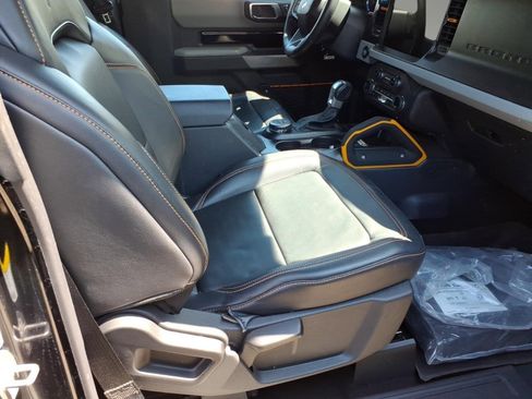 Used 2023 Ford Bronco Badlands AWD/4WD image 6