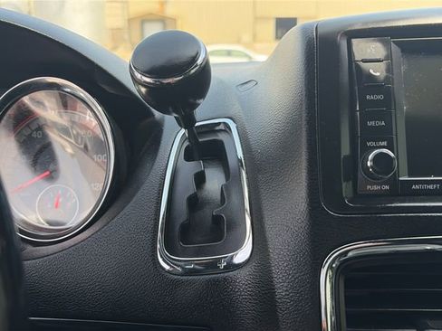 Used 2019 Dodge Grand Caravan SXT FWD image 33