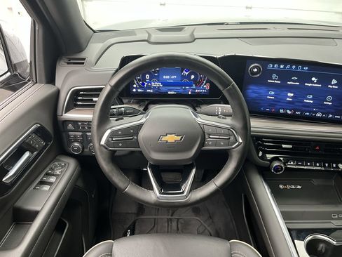 Certified 2025 Chevrolet Suburban Premier w/ Sun And Tow Package image 16