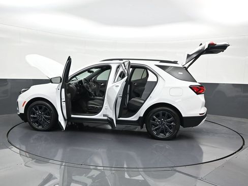 Used 2024 Chevrolet Equinox RS FWD image 33