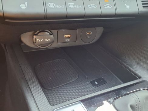 Used 2025 Hyundai Elantra SEL FWD image 13