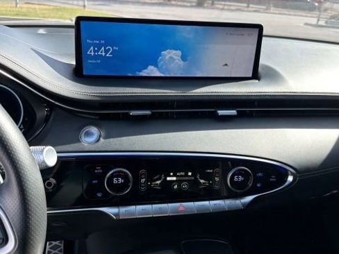 Used 2023 Genesis GV70 2.5T w/ Sport Prestige Package image 12