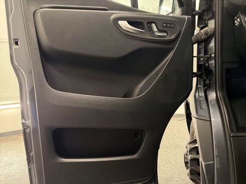 Used 2022 Mercedes-Benz Sprinter 3500 image 19