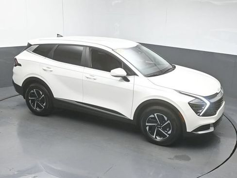 Used 2025 Kia Sportage LX FWD image 40