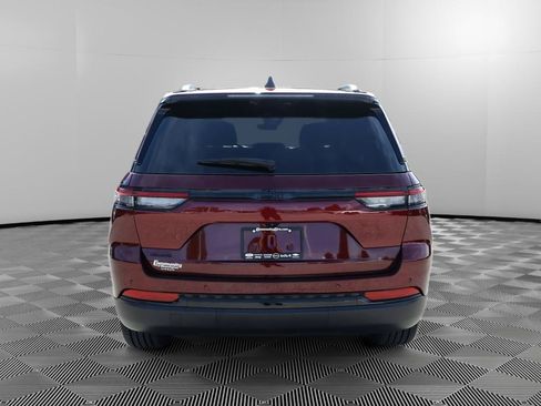 Used 2025 Jeep Grand Cherokee Altitude AWD/4WD image 6