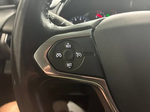 Used 2020 Chevrolet Traverse LT FWD image 21