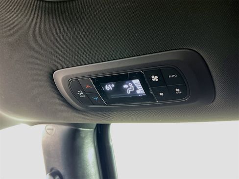 Used 2018 Chrysler Pacifica Touring Plus w/ S Appearance Package image 25