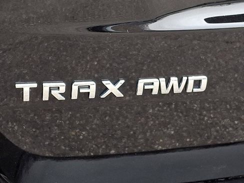 Used 2022 Chevrolet Trax LT w/ Midnight Edition image 30