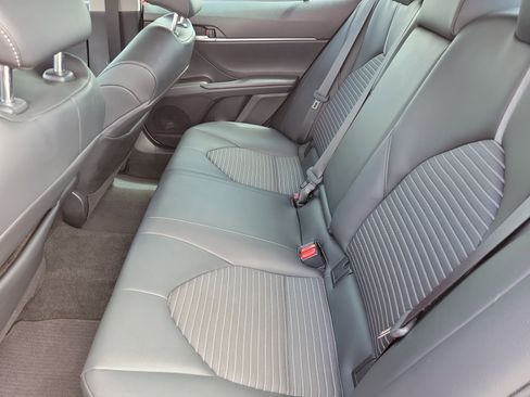 Used 2022 Toyota Camry SE w/ Convenience Package FWD image 12