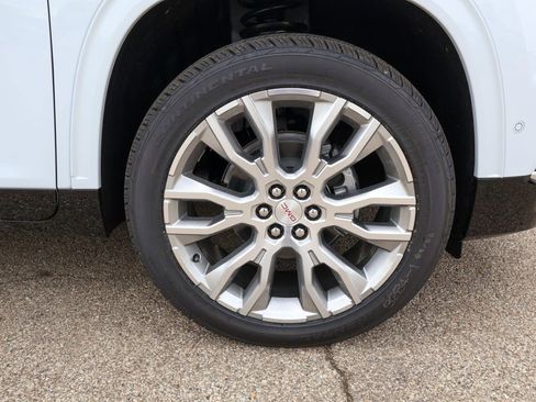 New 2026 GMC Acadia Denali w/ Super Cruise Package FWD image 40