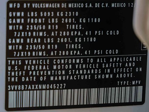 Used 2022 Volkswagen Tiguan SE R-Line image 31