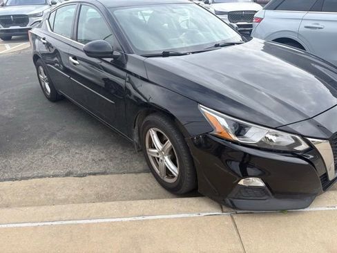 Used 2020 Nissan Altima 2.5 S image 2