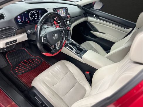 Used 2018 Honda Accord Touring image 10