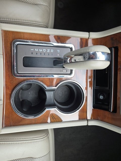 Used 2011 Lincoln Navigator 4WD image 27