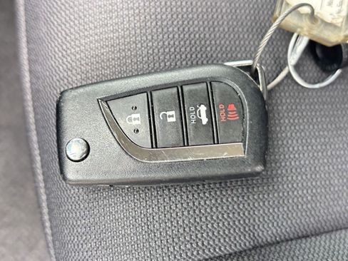 Used 2025 Toyota Corolla LE FWD image 21