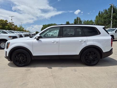 Certified 2022 Kia Telluride SX w/ SX Prestige Package AWD/4WD image 2
