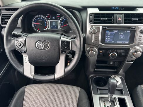 Used 2019 Toyota 4Runner SR5 AWD/4WD image 28