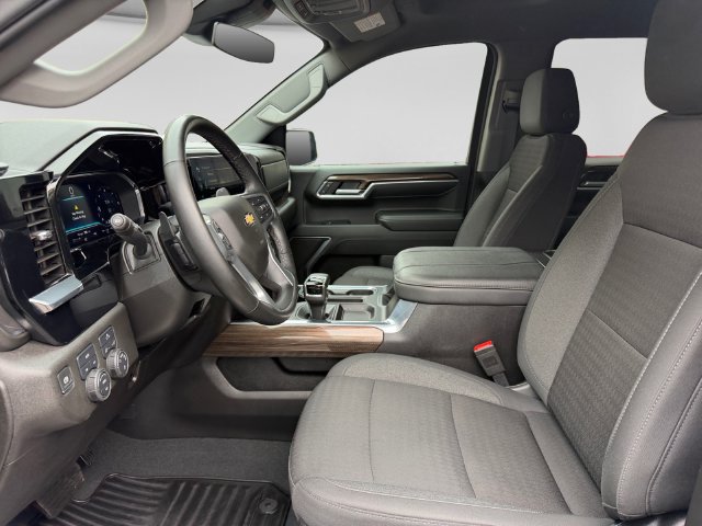 Used 2024 Chevrolet Silverado 1500 LT AWD/4WD image 10